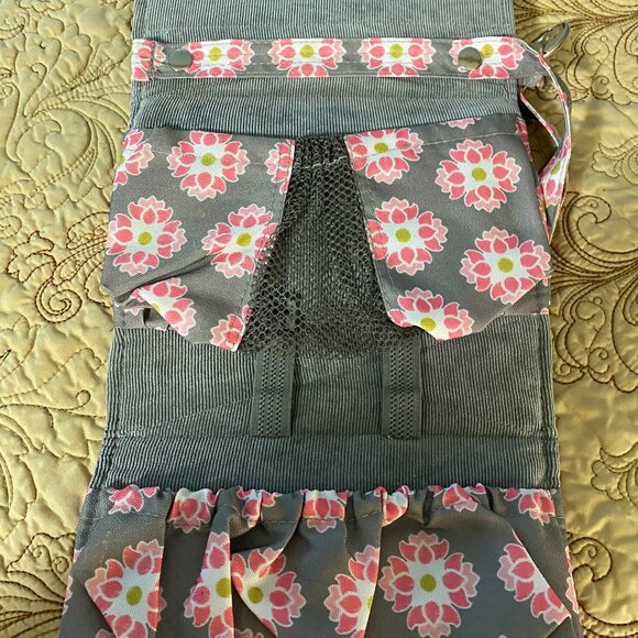 EUC Lilly Bit Diaper Clutch Floral - Picture 2 of 12